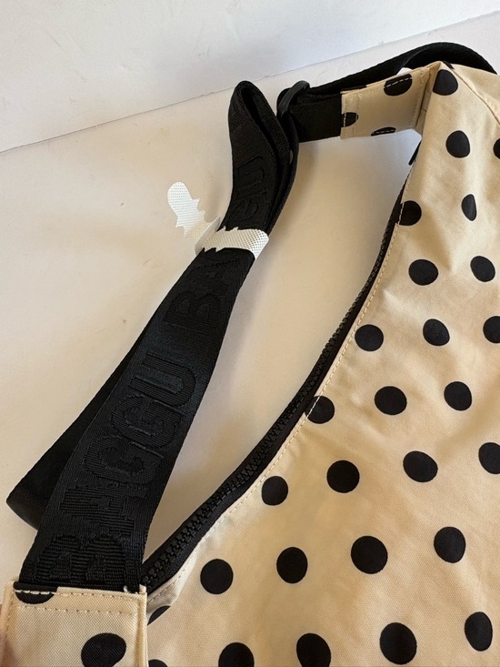 NWT BAGGU BAGGU Medium Nylon Crescent Bag -  Cream & Black Polka Dot - Picture 8 of 13